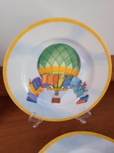 lot 157 image: William Sonoma Balloon Plates