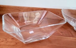 lot 181 image: Crate and Barrel Glass Serving Bowls