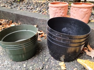 lot 266 image: Planters and Bird Seed