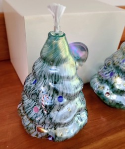 lot 276 image: The Glass Eye Art Glass Christmas Tree Candles
