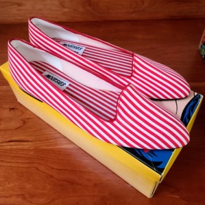 lot 297 image: Mootsie Tootsie Flats
