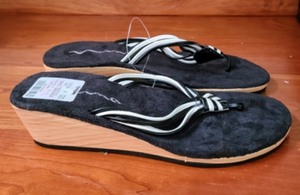 lot 307 image: New Nina Shoes