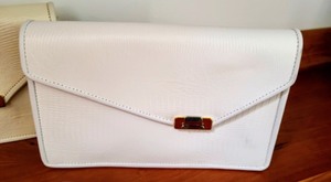 lot 323 image: Womens Handbags and Wallets