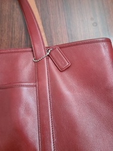 lot 324 image: Coach Red Leather Tote
