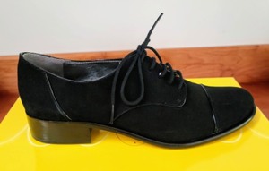 lot 414 image: Variety of New Womens Shoes