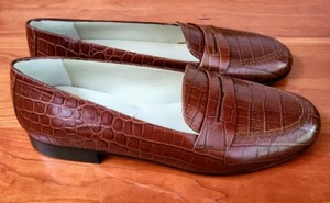 lot 415 image: New Talbots Shoes