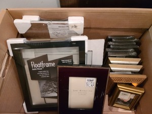 lot 429 image: Decorative Picture Frames