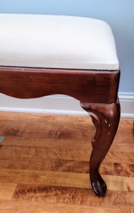 lot 430 image: Decorative Bench