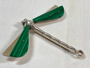 lot 443 image: Sterling & Malachite Dragonfly Brooch Pin