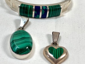 lot 445 image: Sterling and Malachite Pendants and Bracelet