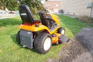 lot 1 image: Land tractor