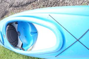 lot 3 image: Kayak