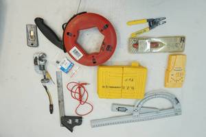 lot 119 image: Shop supplies