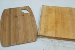 lot 132 image: Butcher block and cutting board