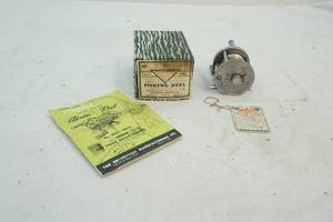 lot 140 image: Fishing reel