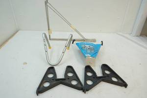 lot 151 image: Brackets
