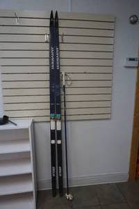 lot 176 image: Skis