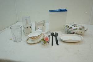 lot 190 image: Kitchenware