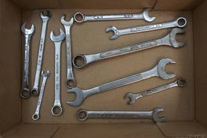 lot 200 image: Wrenches