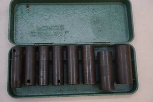 lot 207 image: Socket set