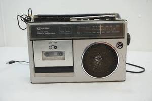 lot 18 image: Cassette player