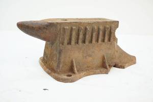 lot 30 image: Anvil
