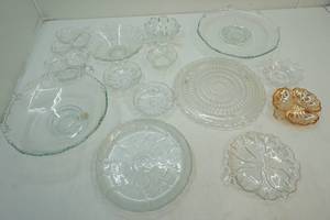 lot 50 image: Glassware