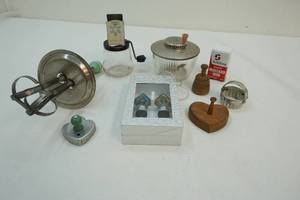 lot 54 image: Kitchenware