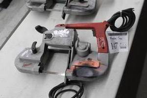 lot 147 image: Milwaukee Bandsaw Heavy Duty