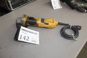 lot 142 image: DeWalt DWE46102 6 Angle Grinder