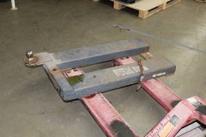 lot 123 image: Fork Lift Fork Hitch Attachment