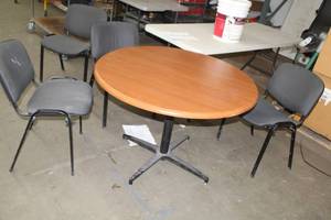 lot 222 image: Pedestal Dining Table with Padded Metal Chairs (x3)