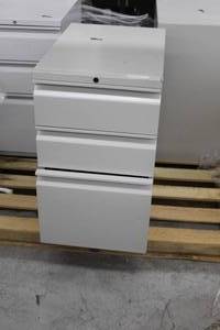lot 226 image: Metal Personal File Cabinet 3-drawer