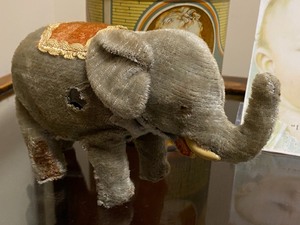 lot 121 image: Vintage Children & Baby Items