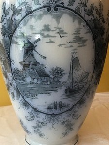 lot 52 image: Vintage Dutch Inspired Delft Vase