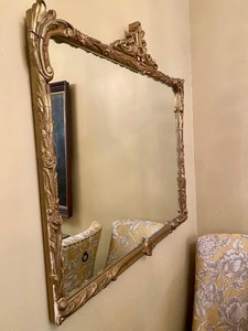 lot 8 image: Vintage Gold Framed Wall Mirror