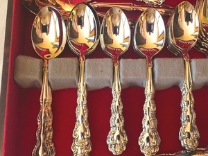 lot 63 image: Set Oneida Community Stainless Flatware Set