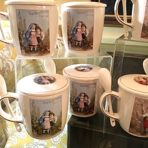 lot 207 image: Van Houtens Cocoa Mugs