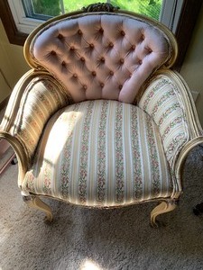 lot 176 image: Petite Vintage Upholstered Chair