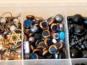 lot 236 image: Crafting Beads in Storage Container