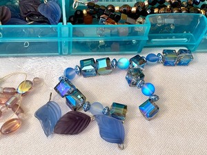 lot 234 image: Beads Fun Crafting Beads