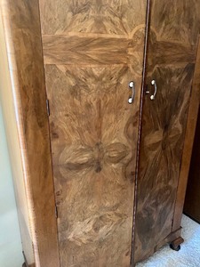 lot 229 image: 1920s Antique Wardrobe