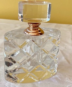 lot 126 image: Olig Cassini Beautiful Perfume Bottle