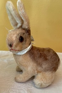 lot 131 image: Vintage Steiff Stuffed Animals Goldy, Airedale and a Bunny