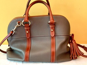 lot 139 image: Dooney & Bourke Handbag