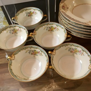 lot 209 image: Glorious Soup Noritake Soup or Creamers