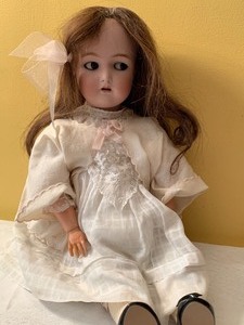 lot 143 image: Antique Simon Halbig Bisque Doll