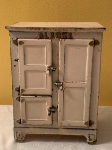 lot 154 image: RARE Arcade Metal Alaska Dollhouse Icebox