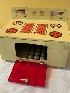 lot 162 image: Vintage Metal Toy Oven