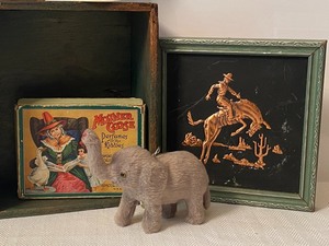 lot 278 image: New and Vintage Fun Small Things